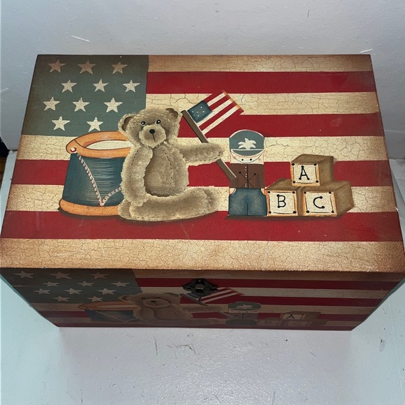 Antique Kids Chest/Toy Box - Picture 1 of 8